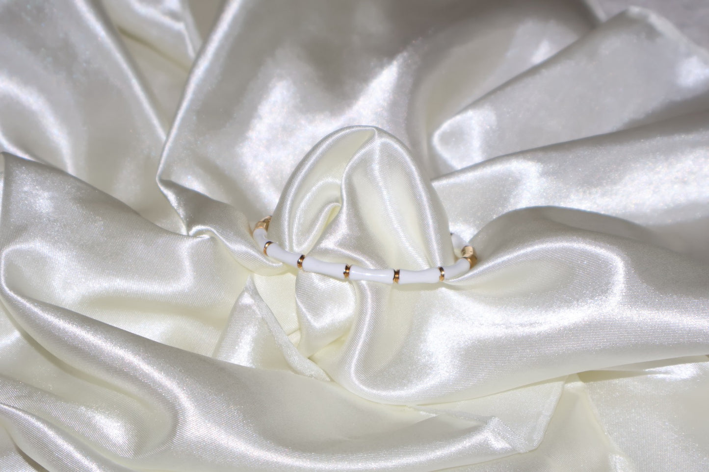 Witte Armband met Gouden Touch